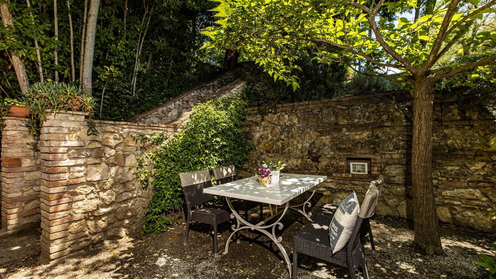 Tenuta Quarrata Capannoli 2*,